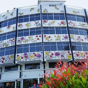 Riverine Garden Hotel